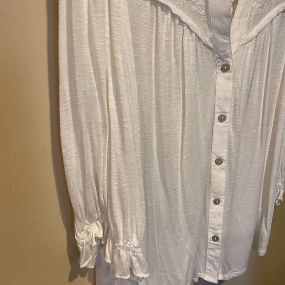 Democracy white buttoned down top - Picture 4 of 5